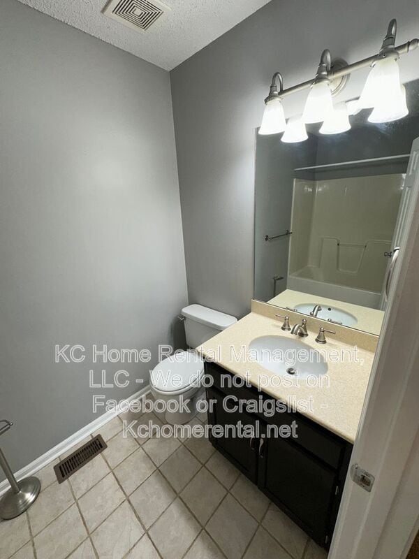 Building Photo - 3304 NW 84th Terrace