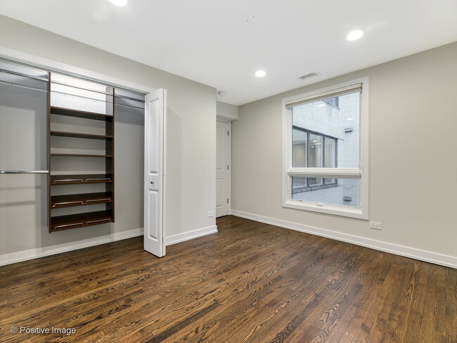 Building Photo - 1241 N Dearborn St
