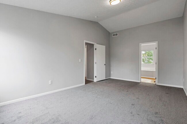 Building Photo - 3112 Fabyan Dr