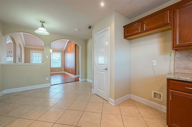 Building Photo - 11015 WARATH Oak Ct