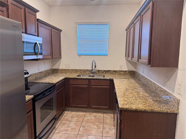 Building Photo - 2853 Adelaide Ct