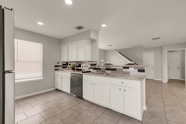 Building Photo - 8818 Iron Springs Dr