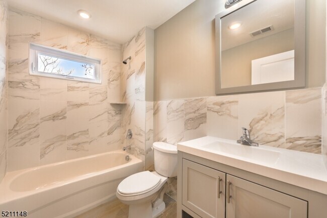 Building Photo - 255 Chadwick Ave