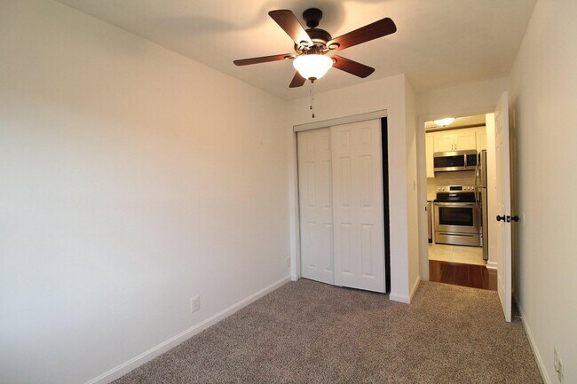 Building Photo - 102 Chesterfield Ln