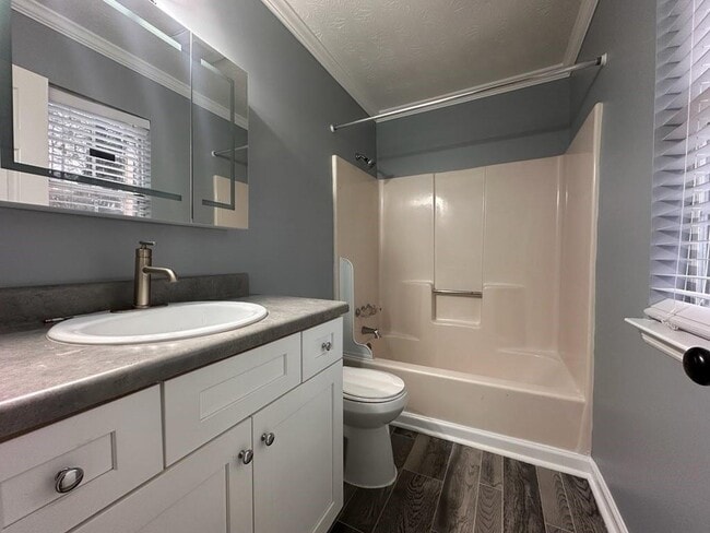 Building Photo - 10750 Plantation Bridge Dr