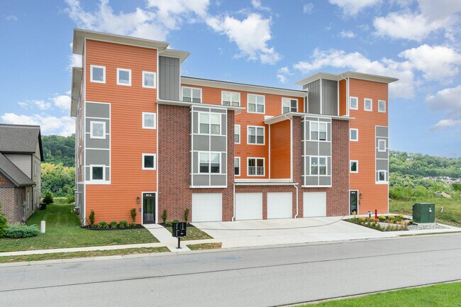 Building Photo - 617 Manhattan Blvd