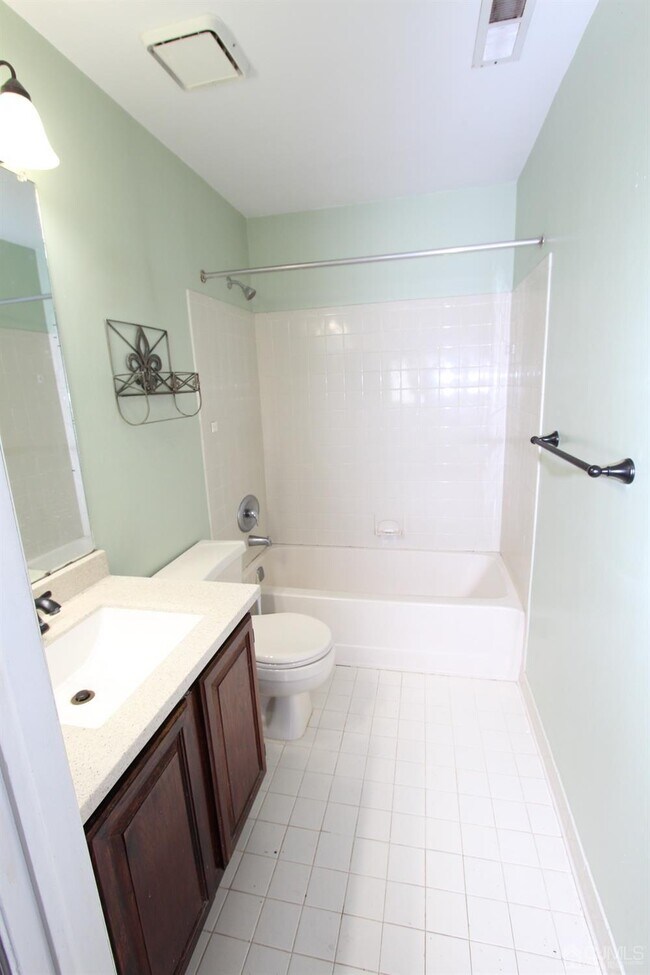 Building Photo - 604 Ravens Crest Dr