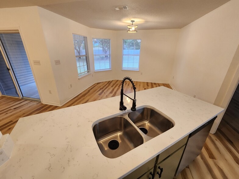 Building Photo - 8625 Laredo St