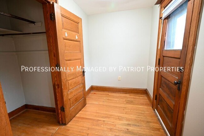 Building Photo - 407 W Main St