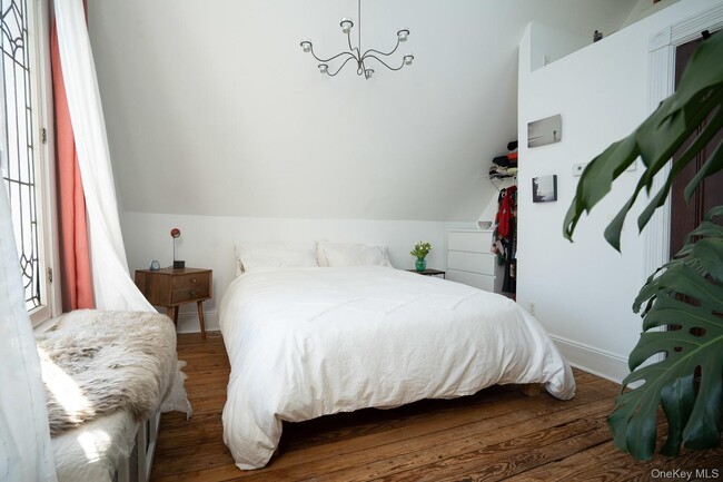 Building Photo - 52 Jefferson St