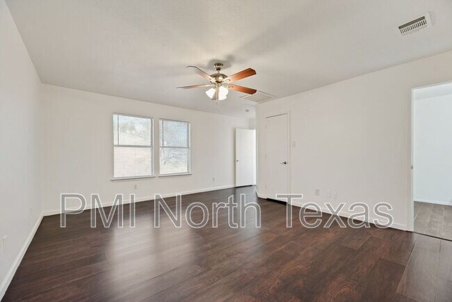 Building Photo - 1580 Chivalry Ln