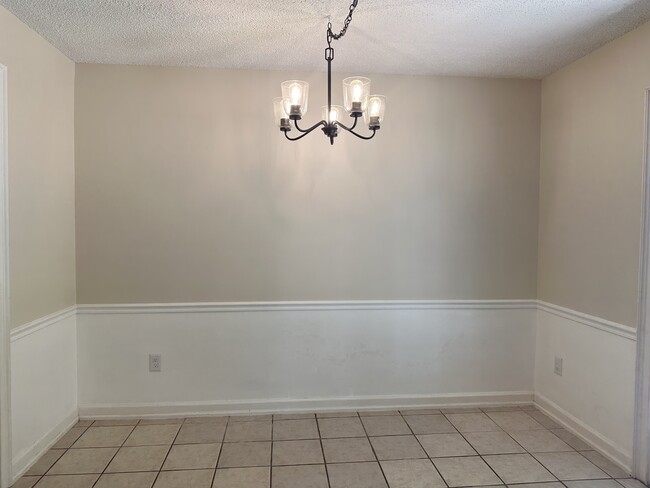 Building Photo - 209 Brighton Woods Dr