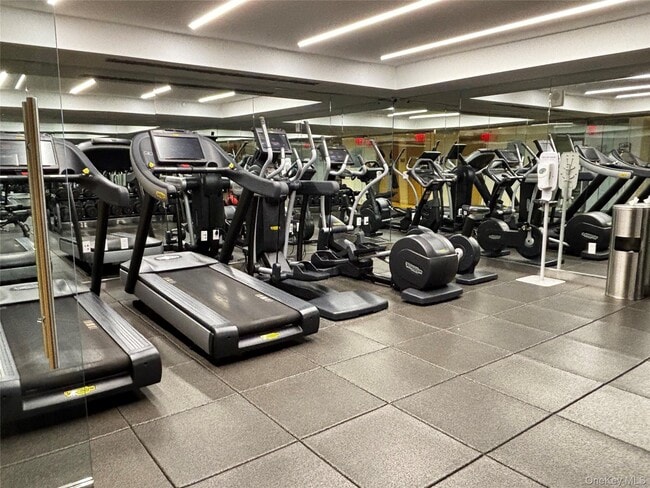 Building Photo - 138-35 39th Ave