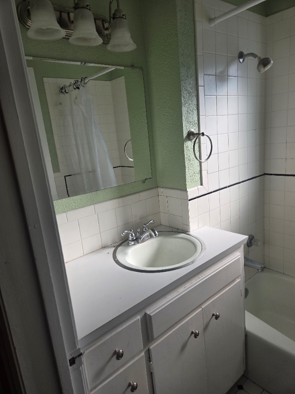 Building Photo - 922 N Coolidge Ave