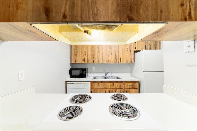 Building Photo - 5131 SE 29th St