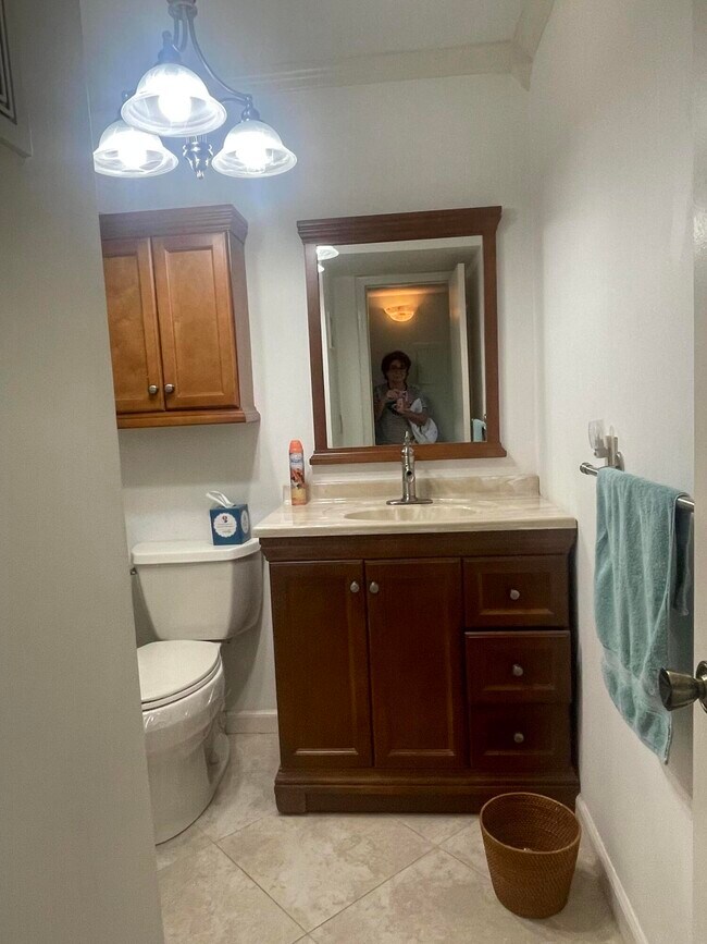 Building Photo - 523 Piedmont K