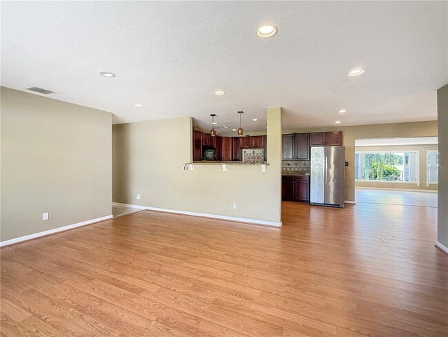 Building Photo - 117 Lake Roy Dr
