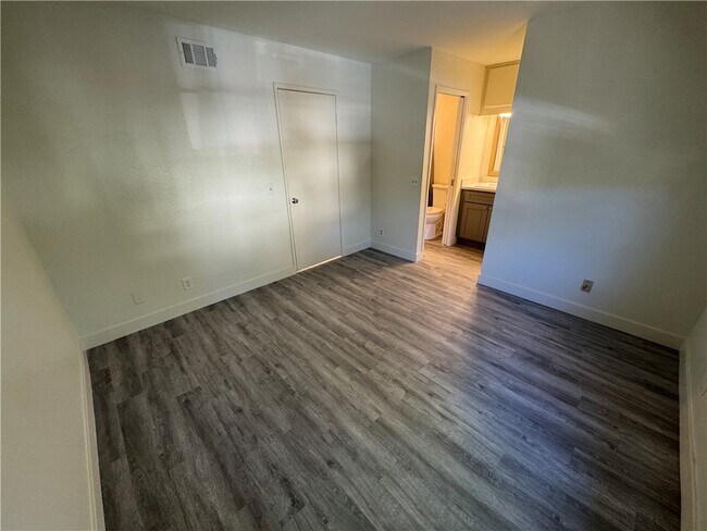 Building Photo - 26162 Sanz