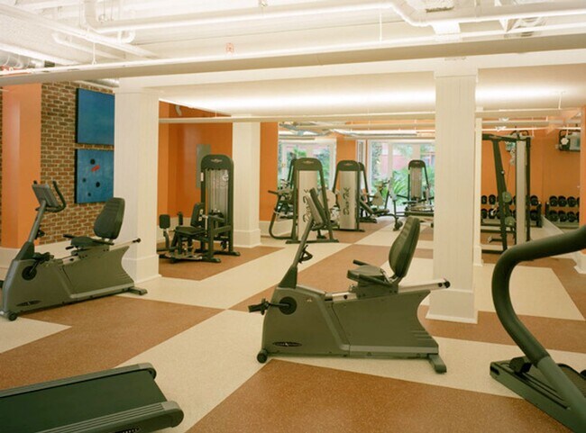 Building Photo - Pool View 1 Bedroom at Uptown Place