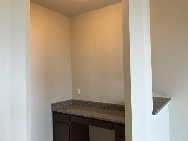 Building Photo - 801 Melda St