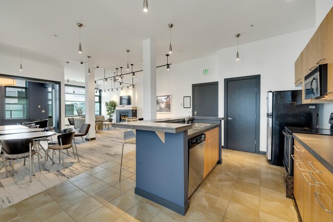 Community Room - 655 Crockett St