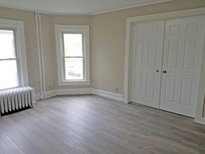 Building Photo - nreferry