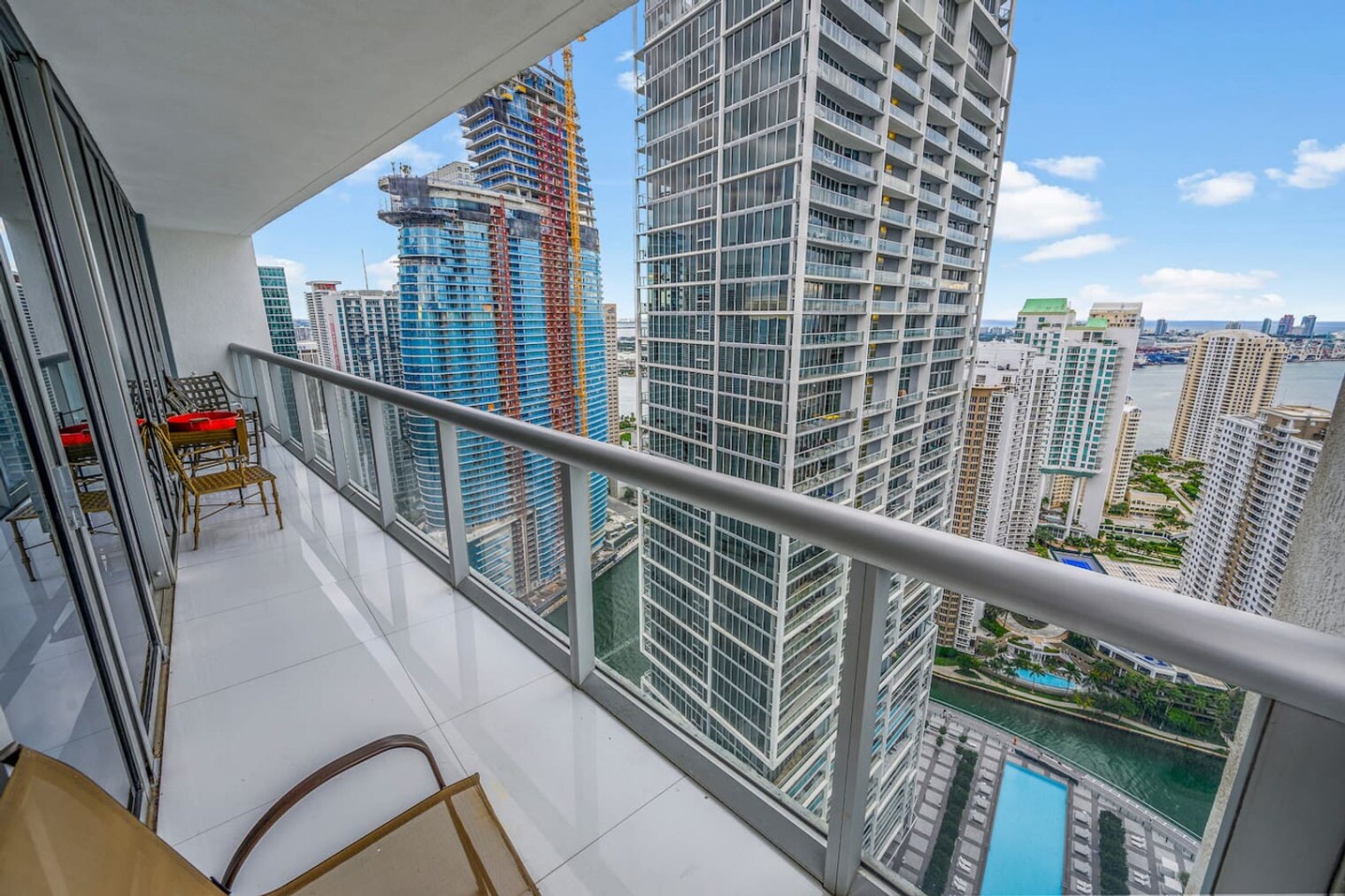 Building Photo - 485 Brickell Ave