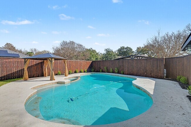 Building Photo - 3204 Lynbrook Dr