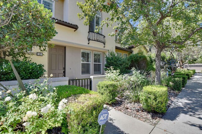 Building Photo - 15723 Parkhouse Dr