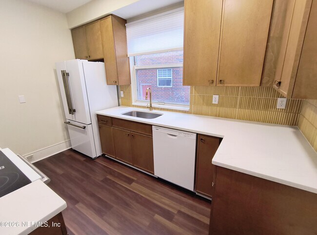 Building Photo - 3577 Valencia Rd