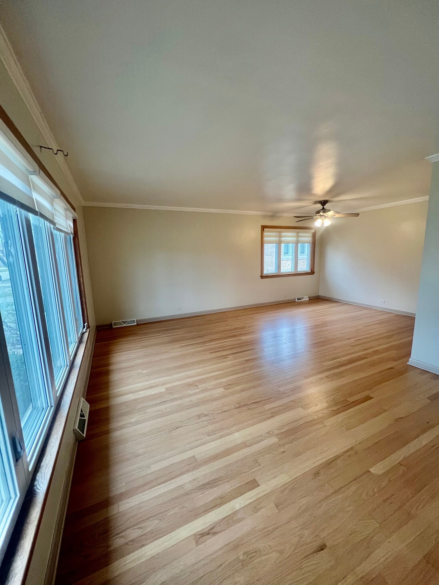 Building Photo - 4852 N Greenwood Ave