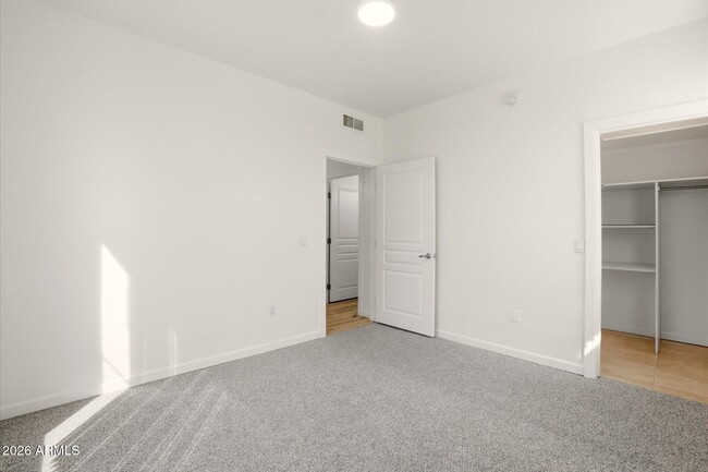 Building Photo - 11680 E Sahuaro Dr