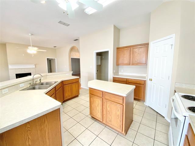 Building Photo - 7905 Copper Canyon Dr
