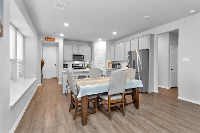 Building Photo - 107 Wedgewood Trce Ln