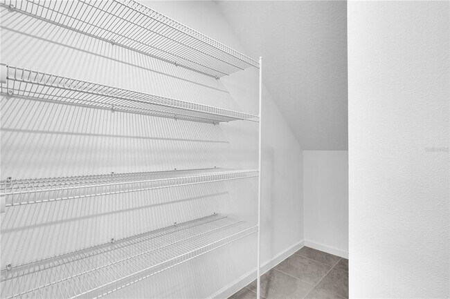 Building Photo - 1160 Lakeshore Breeze Pl