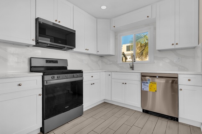 Building Photo - 16865 Bayview Dr