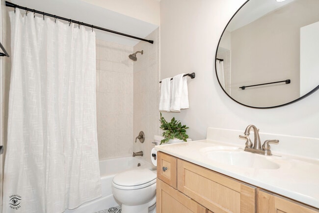 Building Photo - 14631 S Arboretum Dr