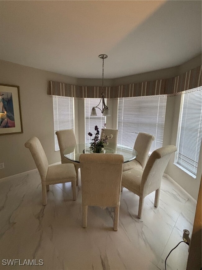 Building Photo - 6225 Bellerive Ave