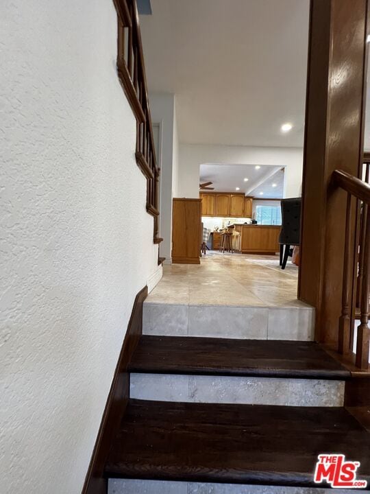 Building Photo - 7825 Seaglen Dr