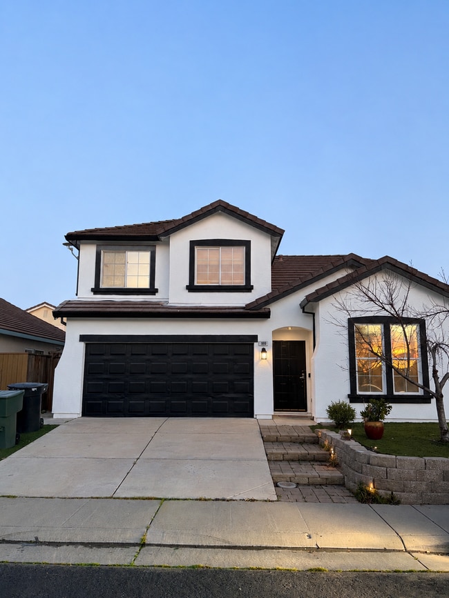 Building Photo - Your Next Home in One of Roseville’s Most Desired Neighborhoods!