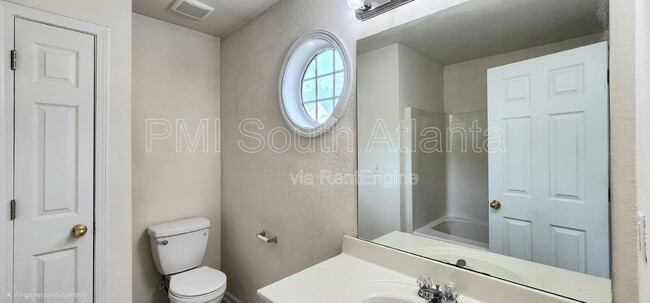 Building Photo - 288 Brookview Dr