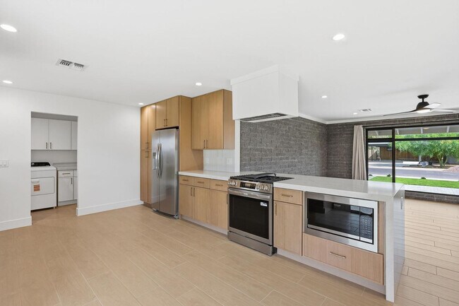 Building Photo - 7421 E Princeton Ave