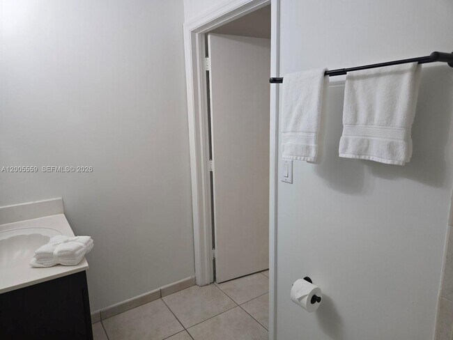 Building Photo - 7260 NW 114th Ave