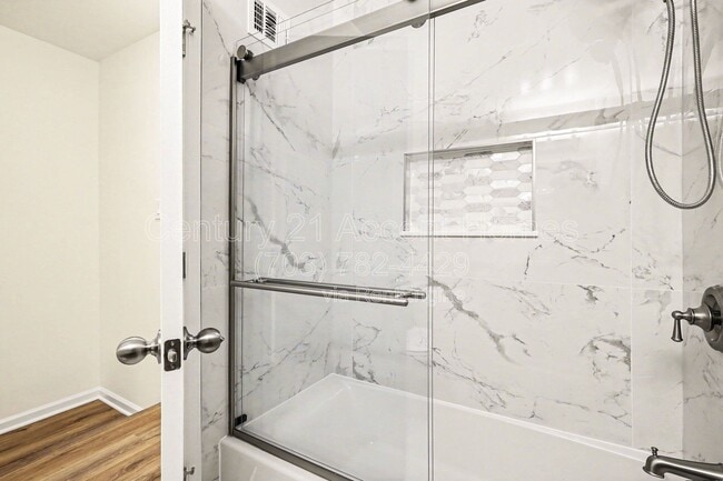 Building Photo - 7245 Reservoir Rd