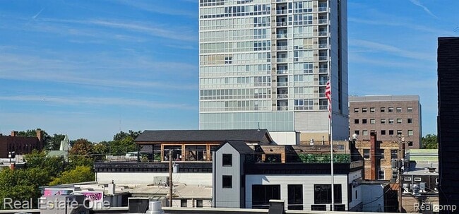 Building Photo - 100 W Fifth St