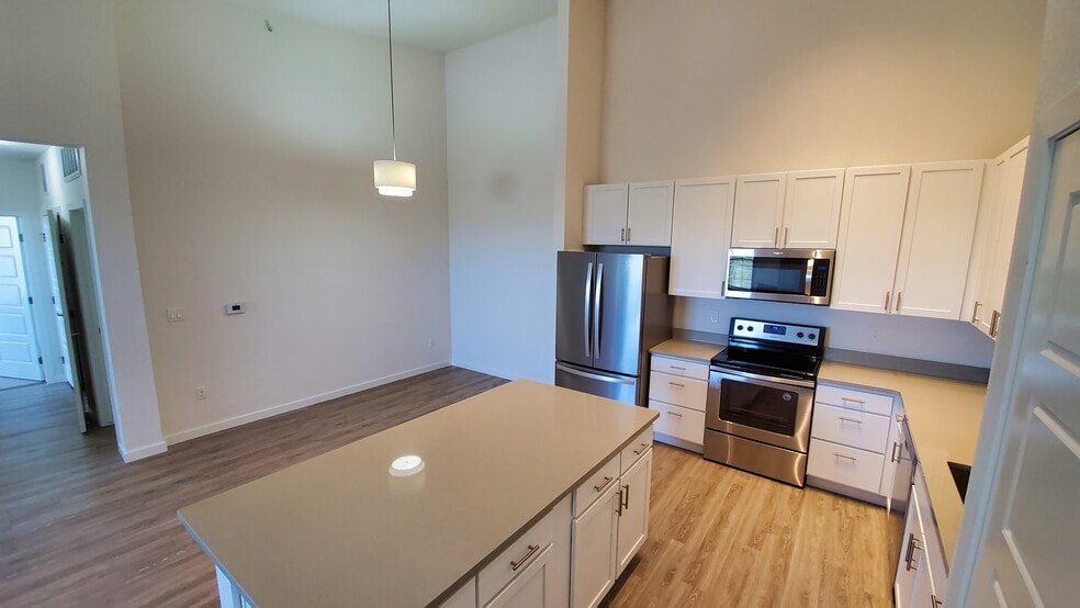 Building Photo - 17297 Wilde Ave