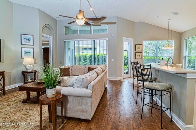 Building Photo - 341 Island Green Dr