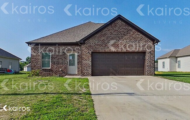 Building Photo - 520 White Oak Cir