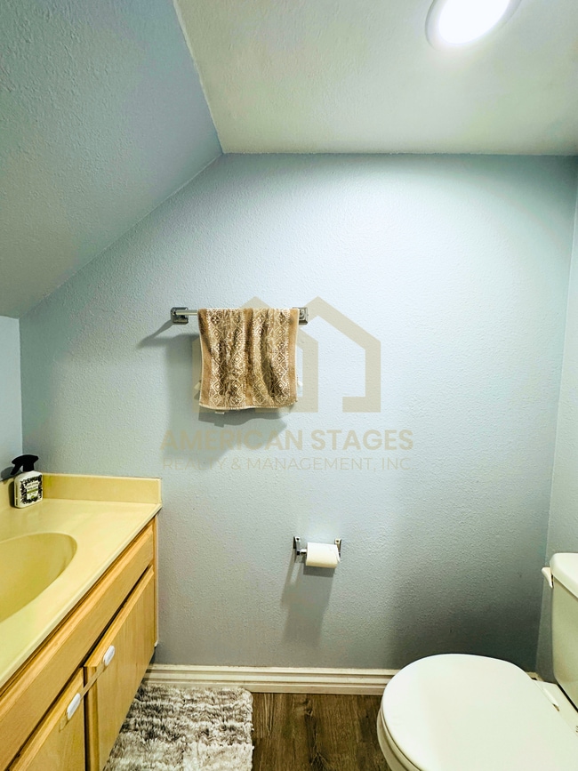 Building Photo - 131 Village Cir Dr