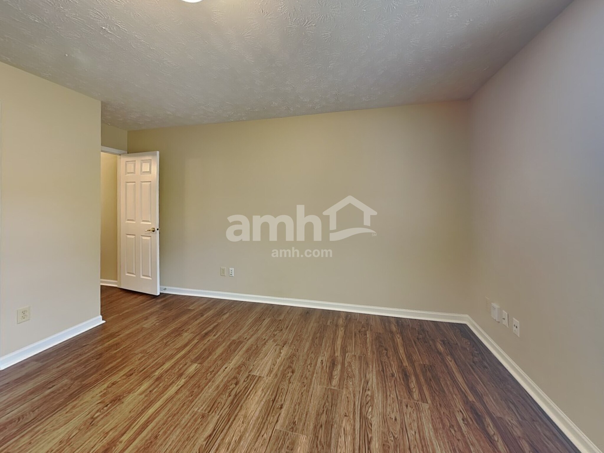 Building Photo - 10684 Summerwood Ln